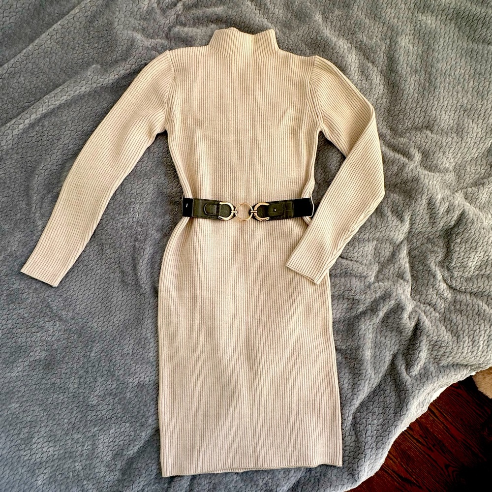 Mohito sweater dress with a belt